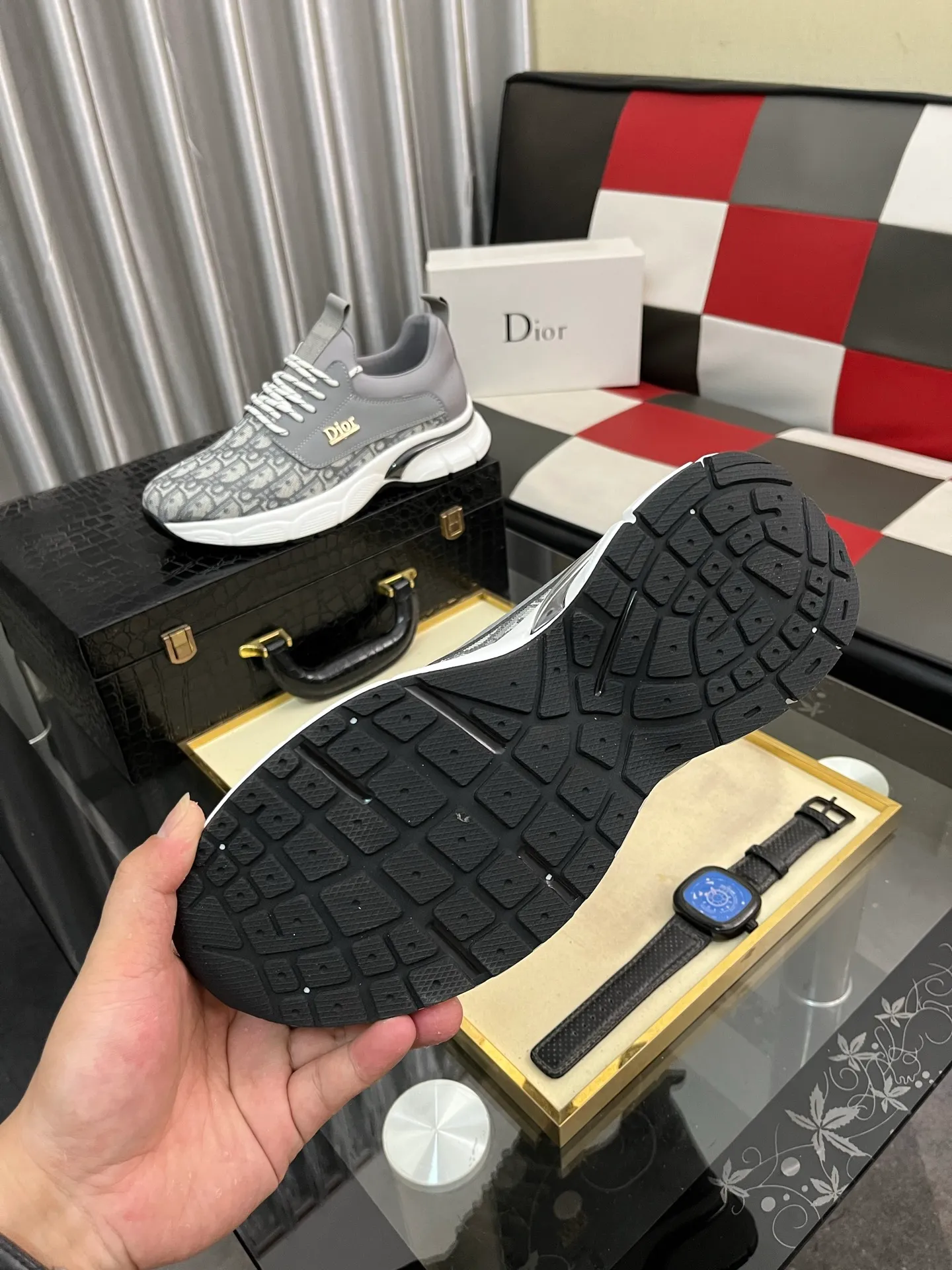 Men's Men's Shoes 💰420⌚️⌚️[Dior] Dior's new casual men's shoes are launched in Hong Kong counters. Official website 1:1 production. Original Italian materials. Designed by European and American masters. Perfect shape to create counter quality. Solid color rubber wear-resistant outsole and classic dazzling head! Super versatile and very comfortable. High-end without losing taste, fashionable and novel! ! Absolute focus! Code number: 38-44 2️⃣colors available